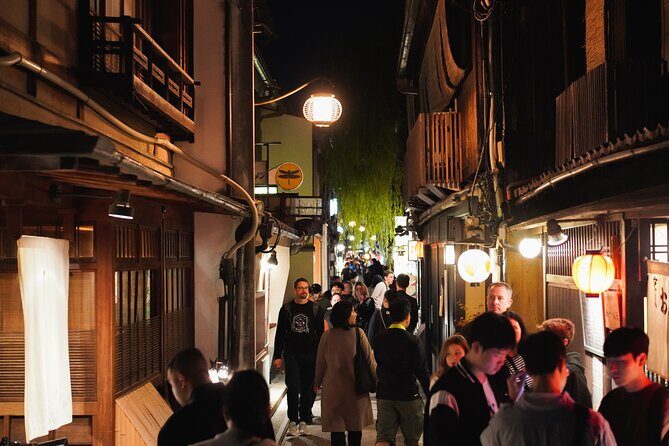 1-Day Kyoto and Nara Highlights Day Trip with a Private Car - Picking the Right Stops: Fushimi Inari’s Torii Gates First
