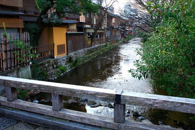 1 Hour Geisha Show in Kyoto - Kamishichiken Street: your short performance, then Q&A
