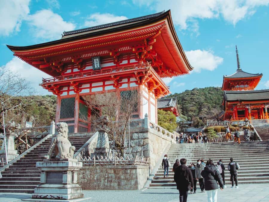[2.3km / 1.43mi] Kyoto East Early Morning Walking Tour - Why this early morning Kyoto East walk works so well
