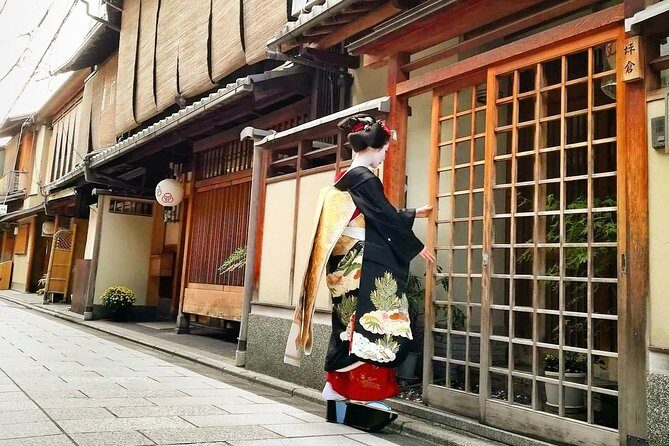 5 Top Highlights of Kyoto Full Day Bike Tour (E-bike option) - Stop 4: Kiyomizu-dera for the iconic city views