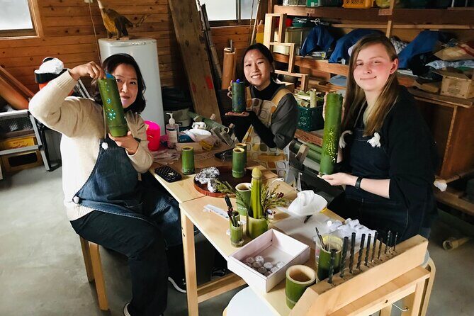 Bamboo LED Lantern Making Experience in Kyoto Arashiyama - Inside Noriko’s Workshop: Picking Your Bamboo and Your Design