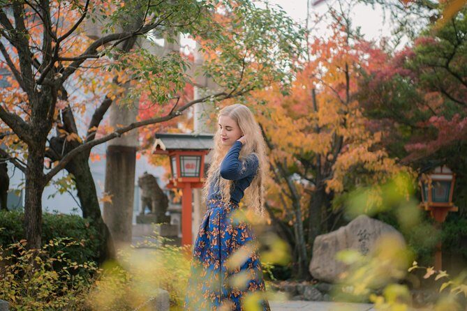 Beautiful Photography Tour in Kyoto - Yasui Konpira Shrine: portraits against shrine atmosphere