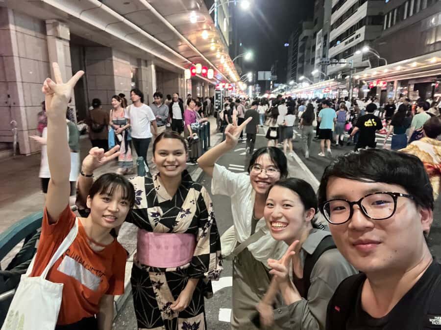 Customized Private Tour with a Local Guide - Meeting points, timing, and why public transport matters here