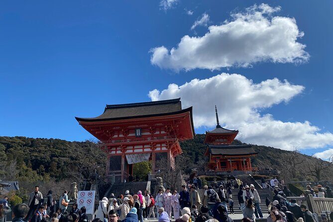 Discover the Secrets of Fushimi Inari and Gion with a Local Guide - Kiyomizu-dera: the slope, the stage, and why it’s always on the list