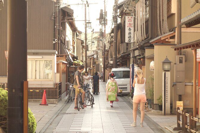 E-Bike Tours of the highlights of Kyoto!!! - Guides Make the Difference: Kevin, Philippe, and Niall’s Storytelling