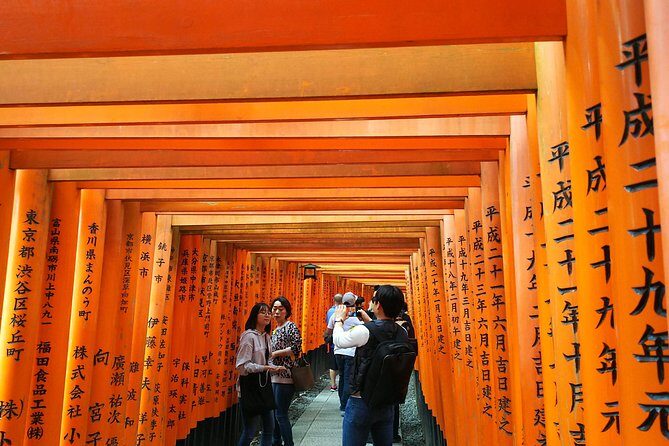 Fushimi Inari & Nara Highlights Walking Tour - Todaiji Keidaicho: “largest wooden building” energy in a walking sequence