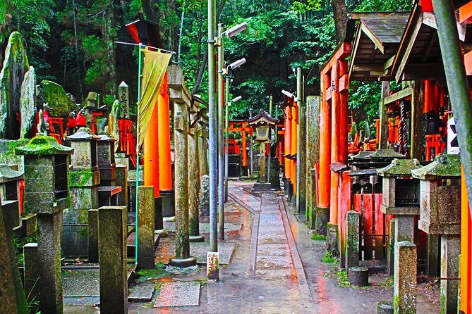 Fushimi Inari Shrine: Explore the 1,000 Torii Gates on an audio walking tour - Ending at the pond in the Kumataka Shrine area