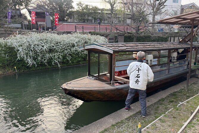 Fushimi Kyoto Walking Tour with Sake Tasting and Canal Boat Ride - Stop 4: Fushimi Yume Hyakushu Cafe for a slower landing