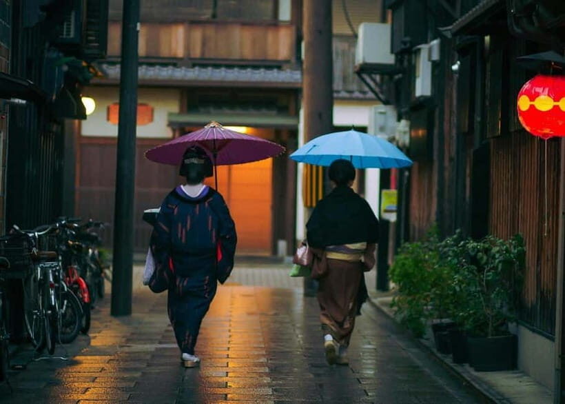 Geisha at Dusk: A Stroll Through Old Kyoto - Finding your start point at Donguri-bashi Park