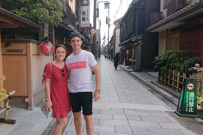 Gion and Fushimi Inari Shrine Kyoto Highlights with Government-Licensed Guide - Quick Shrine Stops That Add Real Meaning: Yasaka and Tatsumi Daimyojin