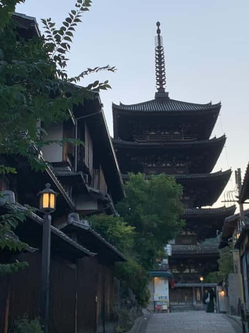 Gion Night Walk:Discover Geisha Culture in Kyoto - Starting at Keihan Railway Exit 5: Finding Your Feet in Gion