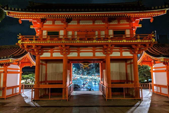 Gion Night Walking Tour - Stop 4: Gion Shirakawa and the walk past high-end doors