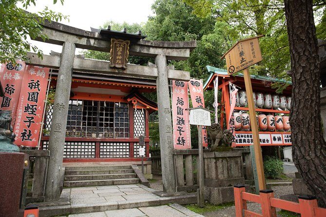Highlights & Hidden Gems With Locals: Best of Kyoto Private Tour - Yasaka Shrine (Twice) and the Coffee Break Logic