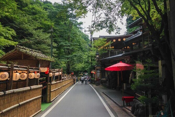 Hike and explore the Kurama and Kibune ancient Paths - The middle of the hike: cedar shade, steep steps, and small sacred stops