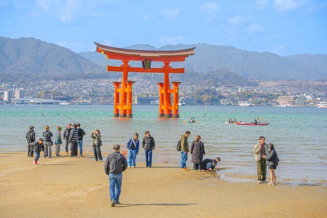 Hiroshima and Miyajima Full-Day Tour from Kyoto by Bullet Train - The bilingual guide advantage: English and Spanish that actually help