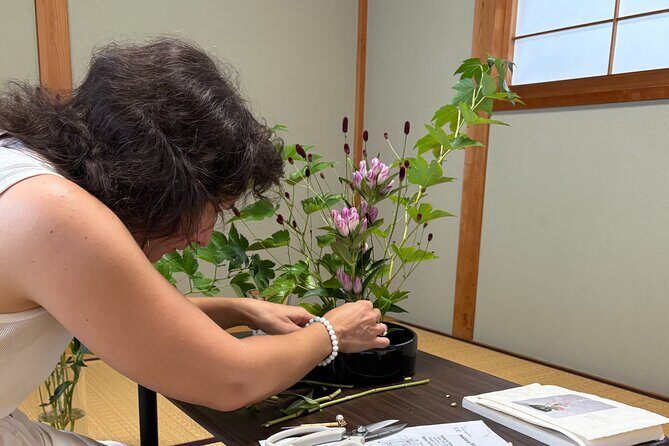 Ikebana Floral Design Workshop in Kyoto - Tea, sweet, and the calm pause in the middle