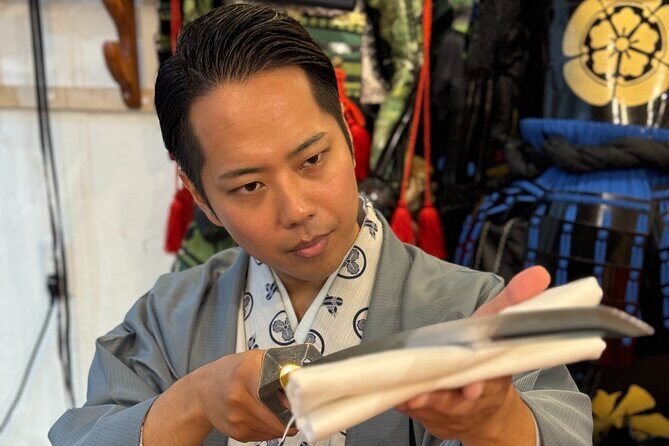 Katana Shopping with Professional Guidance in Kyoto - Entering a Real Kenjutsu Dojo in Kyoto