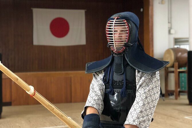 Kendo and samurai experience in Kyoto - Kendo basics with bamboo practice swords: the technique lesson