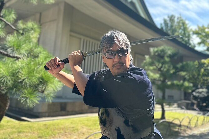 Kendo and samurai experience in Kyoto - Sword handling progression: from safer replicas to katana cutting