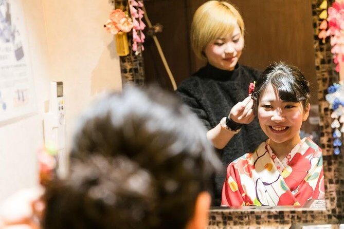 Kimono and Yukata Experience in Kyoto - Comfort reality check: sandals, heat, and walking in layers