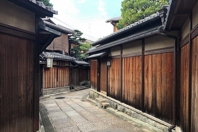 Kiyomizu Temple and Backstreets of Gion, Half Day Group Tour - Yasaka Kōshin-dō and Yasui-Konpiragu: Shrines With Meaning (Not Just Structure)