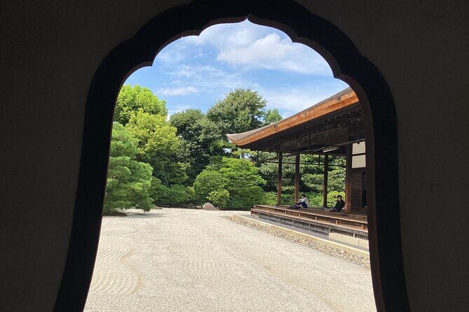 Kiyomizu Temple and Backstreets of Gion, Half Day Group Tour - Kyoto Ceramic Center Meet Point: A Low-Stress Start in Higashiyama