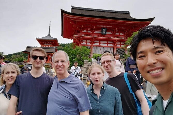 KIYOTO’s Kyoto Private Tour: Highlights & Hidden Gems - Yasaka Shrine, Hanamikoji-dori, and Gion: Seeing the mood, not just the photos