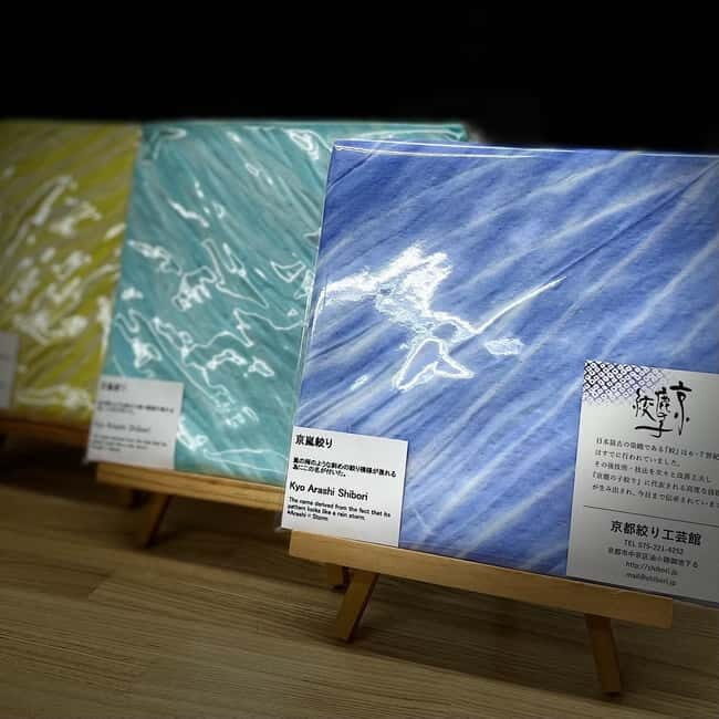 Kyo-arashi Shibori Scarf Class at Kyoto Shibori Museum - What you do in the scarf class: tie, dye, then wait while it sets
