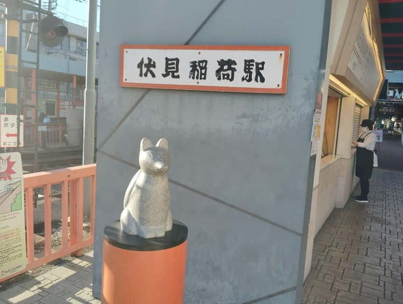 Kyoto: 1.5-Hour Guided Tour of Fushimi Inari Shrine - Why Fushimi Inari is better with a guide than on autopilot