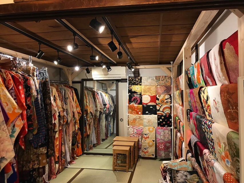 Kyoto: 1 Day Traditional Japanese Kimono Rental Experience - Choosing a Komon kimono: what “basic” actually means