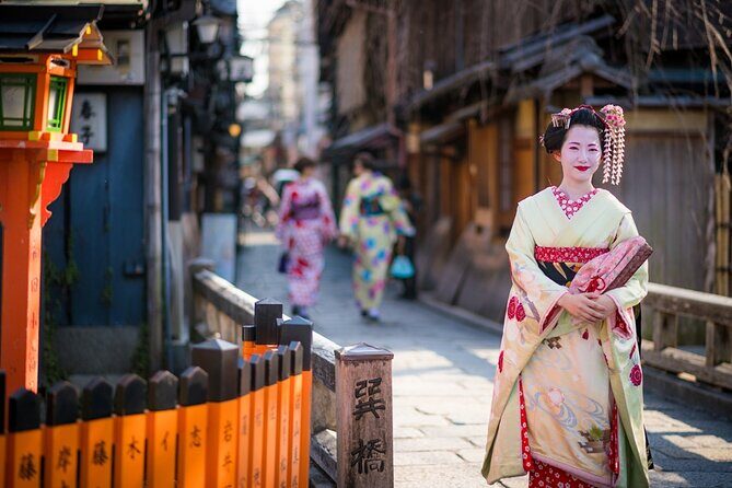 Kyoto 4 hr Gion Private Guided Tour & Maiko or Geisha Dinner - Key highlights in plain terms