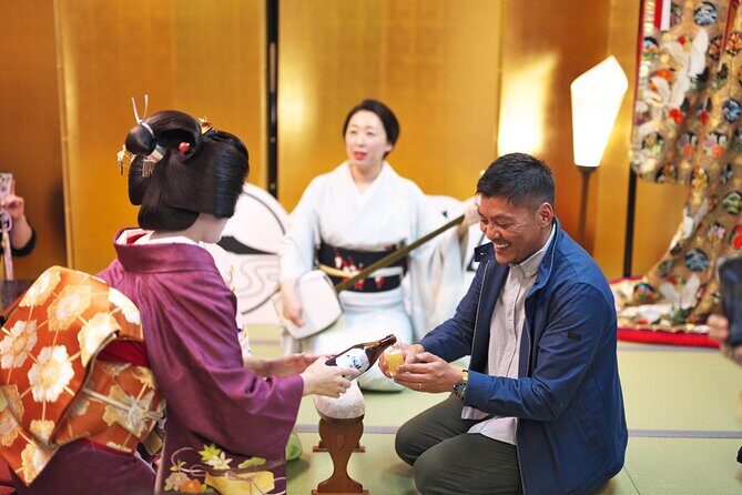 Kyoto 4 hr Gion Private Guided Tour & Maiko or Geisha Dinner - Gion at walking pace: what the guided stroll is really for