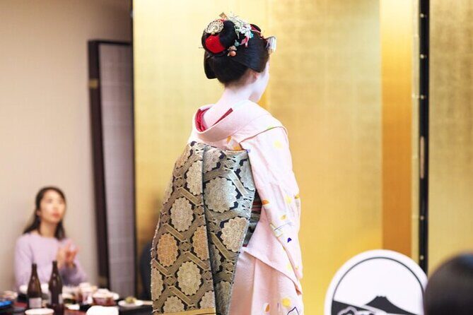 Kyoto 4 hr Gion Private Guided Tour & Maiko or Geisha Dinner - Who this fits well (and who might prefer something else)