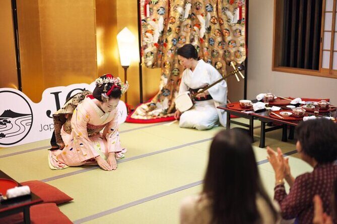 Kyoto 4 hr Gion Private Guided Tour & Maiko or Geisha Dinner - The maiko or geisha interaction: what you’ll actually do