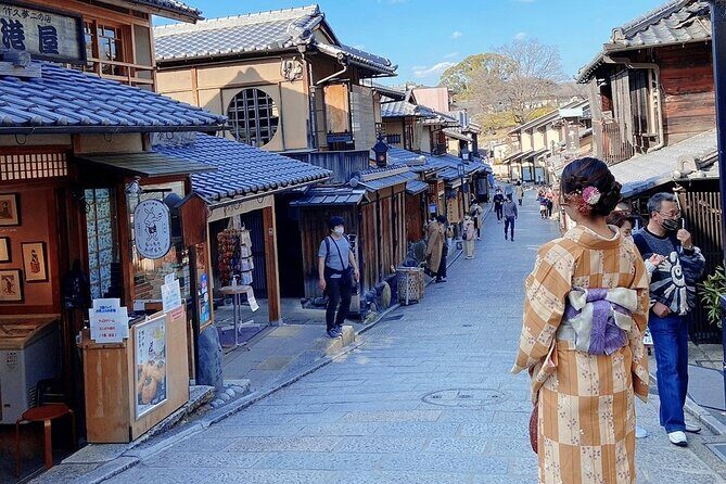 Kyoto 6h Private Tour Fushimi Inari, Kiyomizu, Gion & Hidden Gems - Your guide can make or break the day (and these guides sound strong)