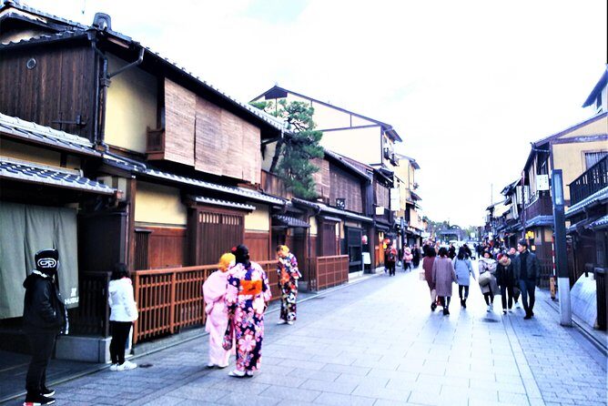 Kyoto and Nara 2-Day Tour: Golden Pavilion, Todaiji, Deer Park - Day 1: Golden Pavilion, Bamboo, Nijo Castle, and Gion
