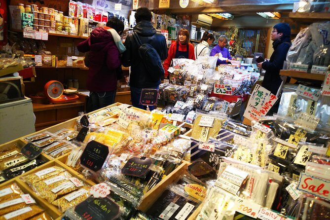 Kyoto Early Riser Platinum One-Day Walking Tour - Nishiki Market shopping: snack first, buy second