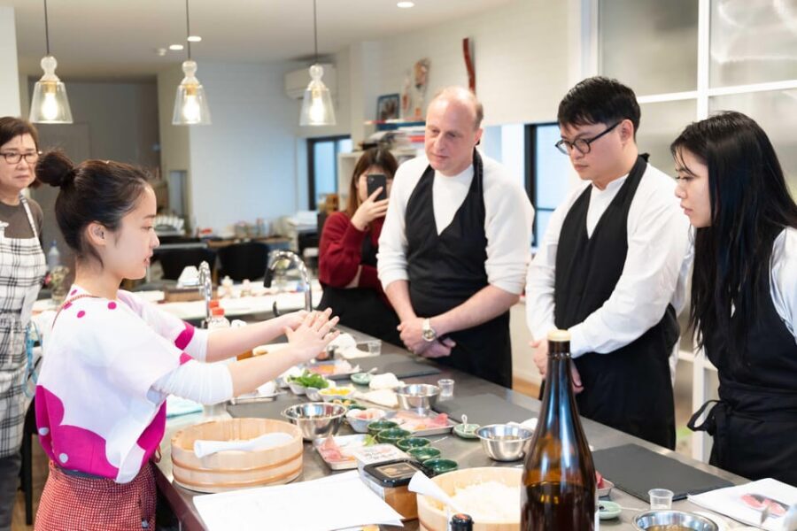Kyoto: Enjoy Sushi & Market Tour! Best for Family & Couple! - Your meal: sushi, miso soup, dessert, and coffee