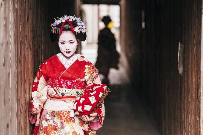 Kyoto Evening Gion Food Tour Including Kaiseki Dinner - From Kamogawa terraces to Pontocho’s geisha atmosphere