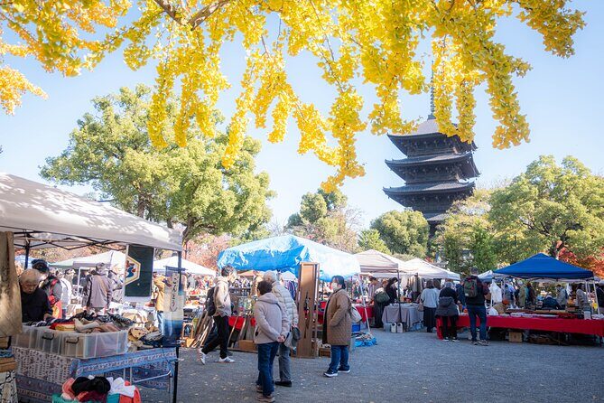 Kyoto Flea Market Cultural Exchange with English Learners - Entering the Kobo-ichi and Kotto-ichi flea market world