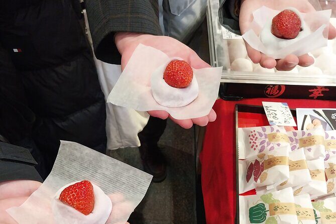 Kyoto Food Tour of 10 Tastings with Wagyu, Mochi & More Surprises - Why this Kyoto route makes sense: Karasuma Oike to Minami Gion