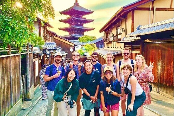 Kyoto Full Course Tour: Explore 10 Must-See Sights & Hidden Gems - Kiyomizu-zaka and Sanneizaka: the streets that make photos make sense