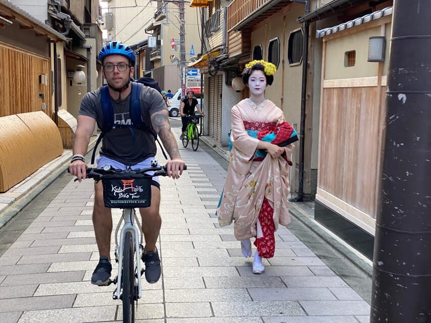 Kyoto: Full-Day City Highlights Bike Tour with Light Lunch - Meeting at Saga-Arashiyama Station and Getting Set Up