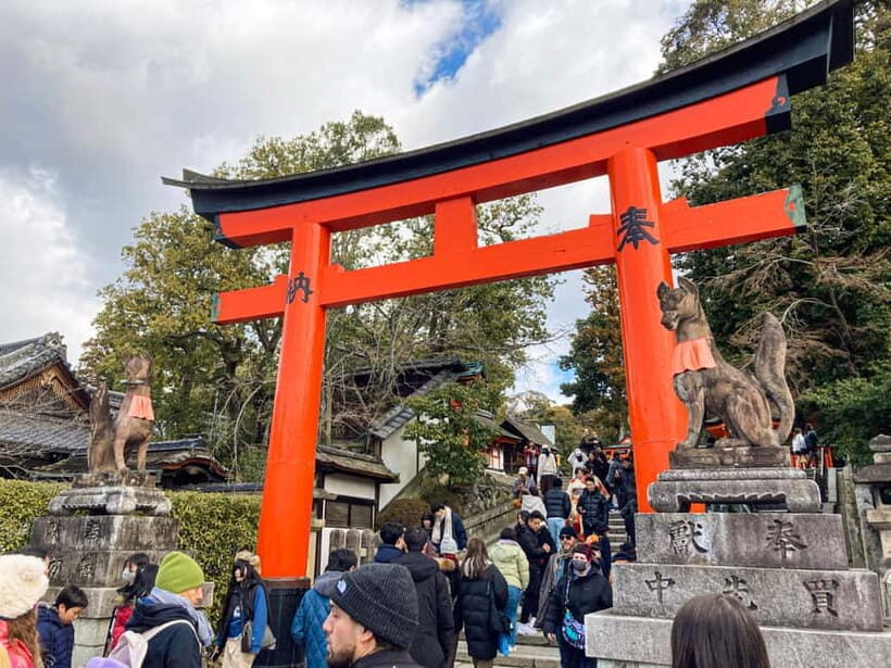 Kyoto: Fushimi Inari Night Walking Tour with Guide - Season Timing: Sunset Around 6:00 PM and the Winter Day Option