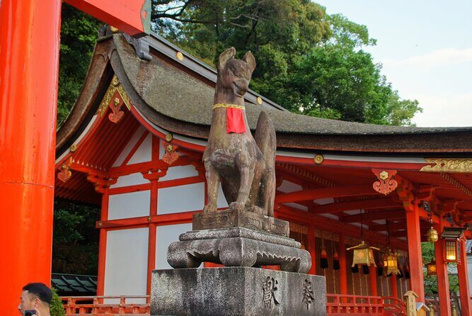 Kyoto: Fushimi Inari Shrine Walking Tour - Crowd management and pacing: why small groups matter here