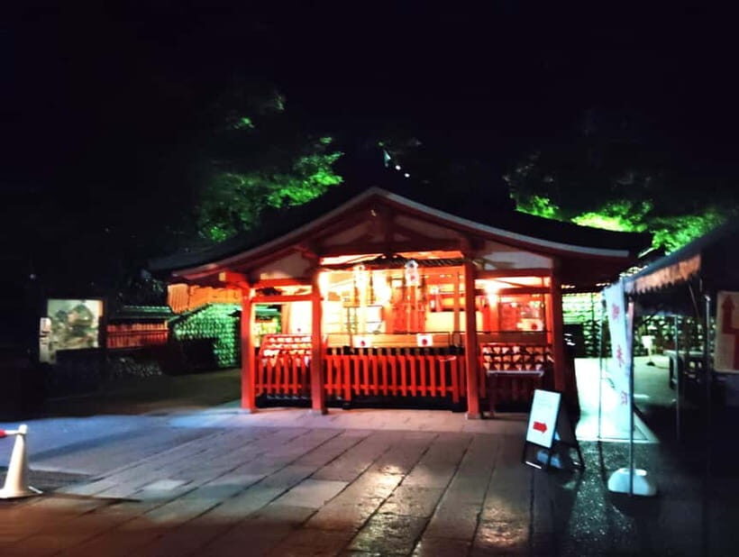 Kyoto: Fushimi Inari Taisha Night Tour with Guide - How the guide changes the experience (and why you’ll probably chat)