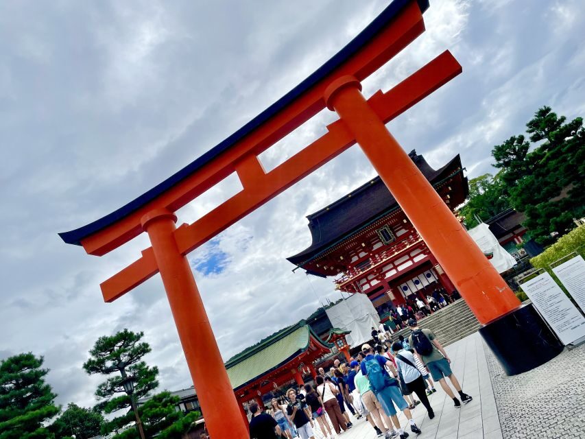 Kyoto: Fushimi Inari-taisha y Kiyomizu-dera (Spanish Guide) - Meeting at JR Inari and setting your pace