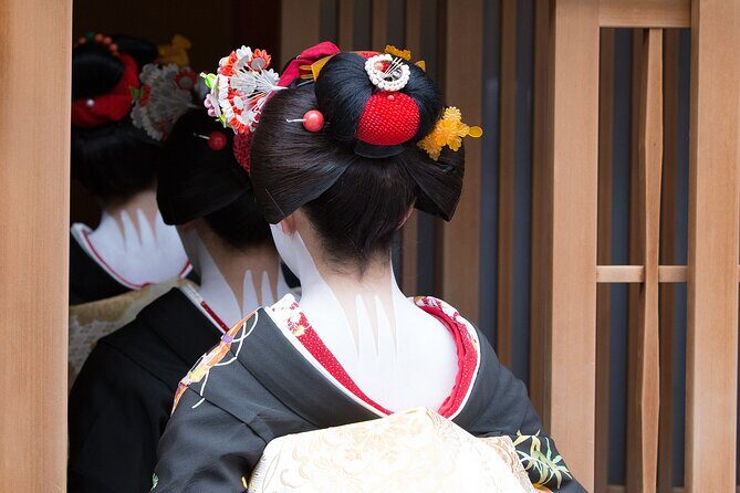 Kyoto Geisha District Walking Tour in Gion - Stop 3: Tatsumi Daimyojin Shrine for Protection and Traveler Luck