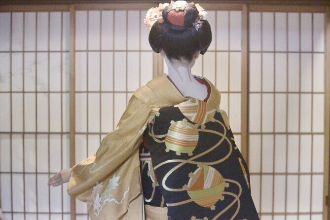 Kyoto Geisha Show Cultural Hour with an apprentice geisha, Maiko - What You’re Really Getting: Maiko Dance + Training Q&A in Kyoto