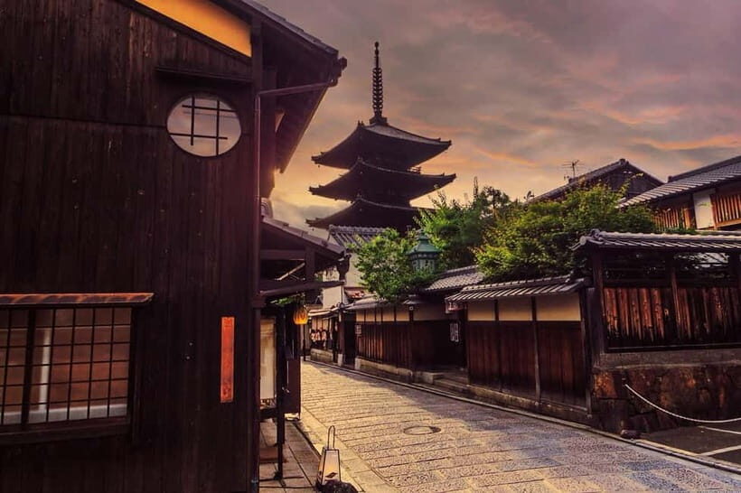 Kyoto Geisha Walking Tour: Gion District & Hidden Gems - Gion at walking speed: cobblestones, teahouses, and quiet moments